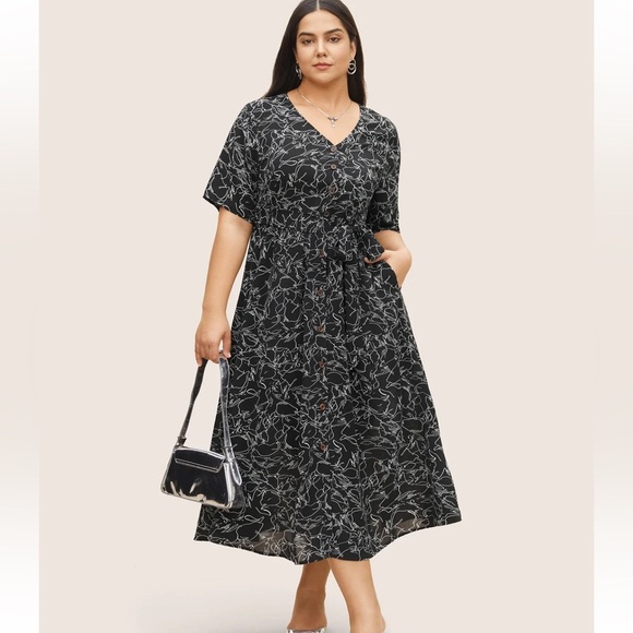 BloomChic Plus Size 3XL Elegant Black Floral Dress us22-24 - Picture 1 of 8